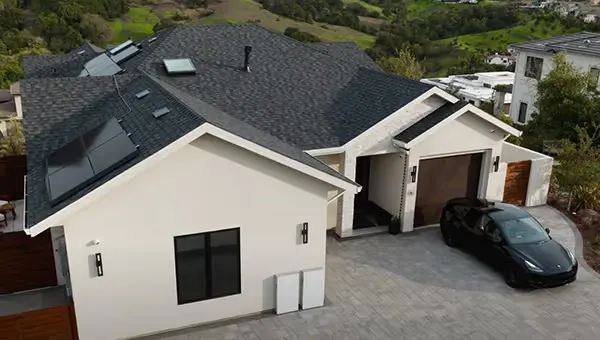 Smarte Energielösung Tesla Powerwall